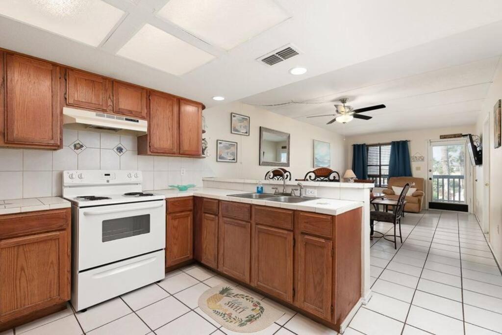 2 Bed 2 Bath Condo By Beach With Resort Pool South Padre Island Ngoại thất bức ảnh
